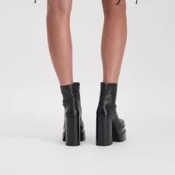 Steve Madden Cobra Bootie BLACK LEATHER -Steve Madden SM11002109 03001 017 15